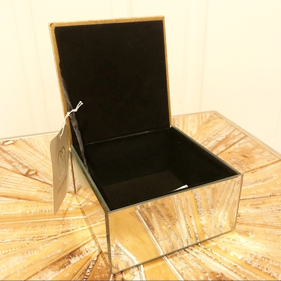 NWT Daisy Fuentes Mirrored Jewelry Box - Picture 5 of 6